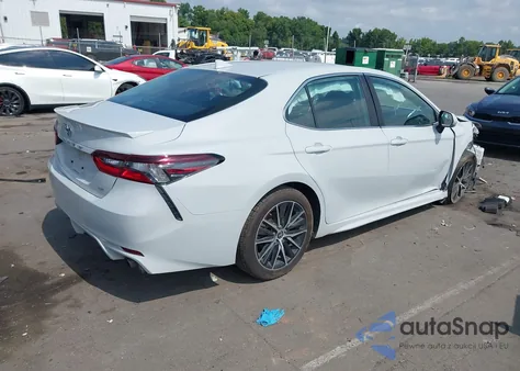 2024 Toyota Camry Se z USA, uszkodzony, nr VIN 4T1G11AK6RU218799